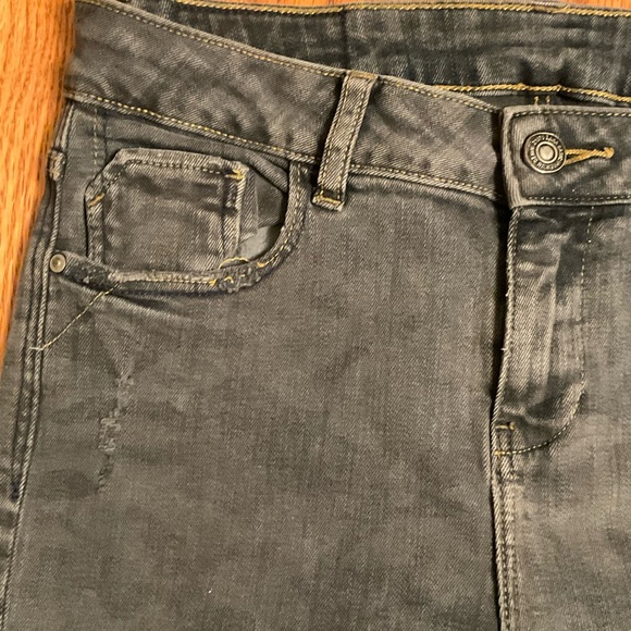 Zara Basic Denim Jeans, Faded Black, Distressed w/ Holes Raw Hem, 5-Pocket, Sz 4 - Picture 3 of 15
